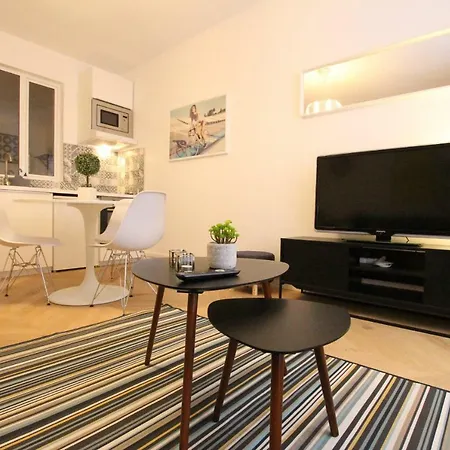 Center - Modern Cocoon - Bookingalsace
